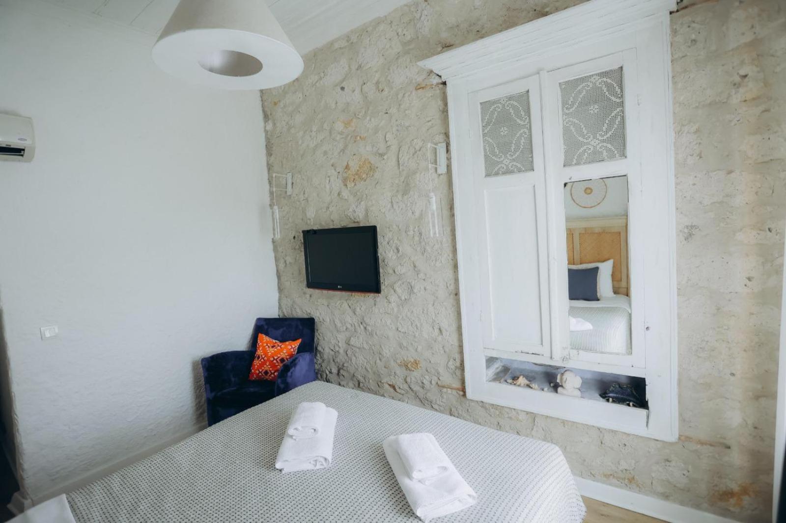 1881 Halil Efendi Otel Alacatı Bagian luar foto